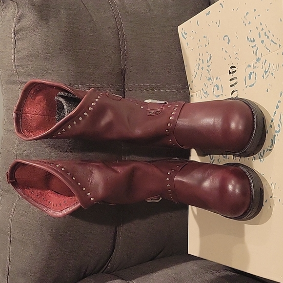 Motorcycle Boots - Picture 2 of 5